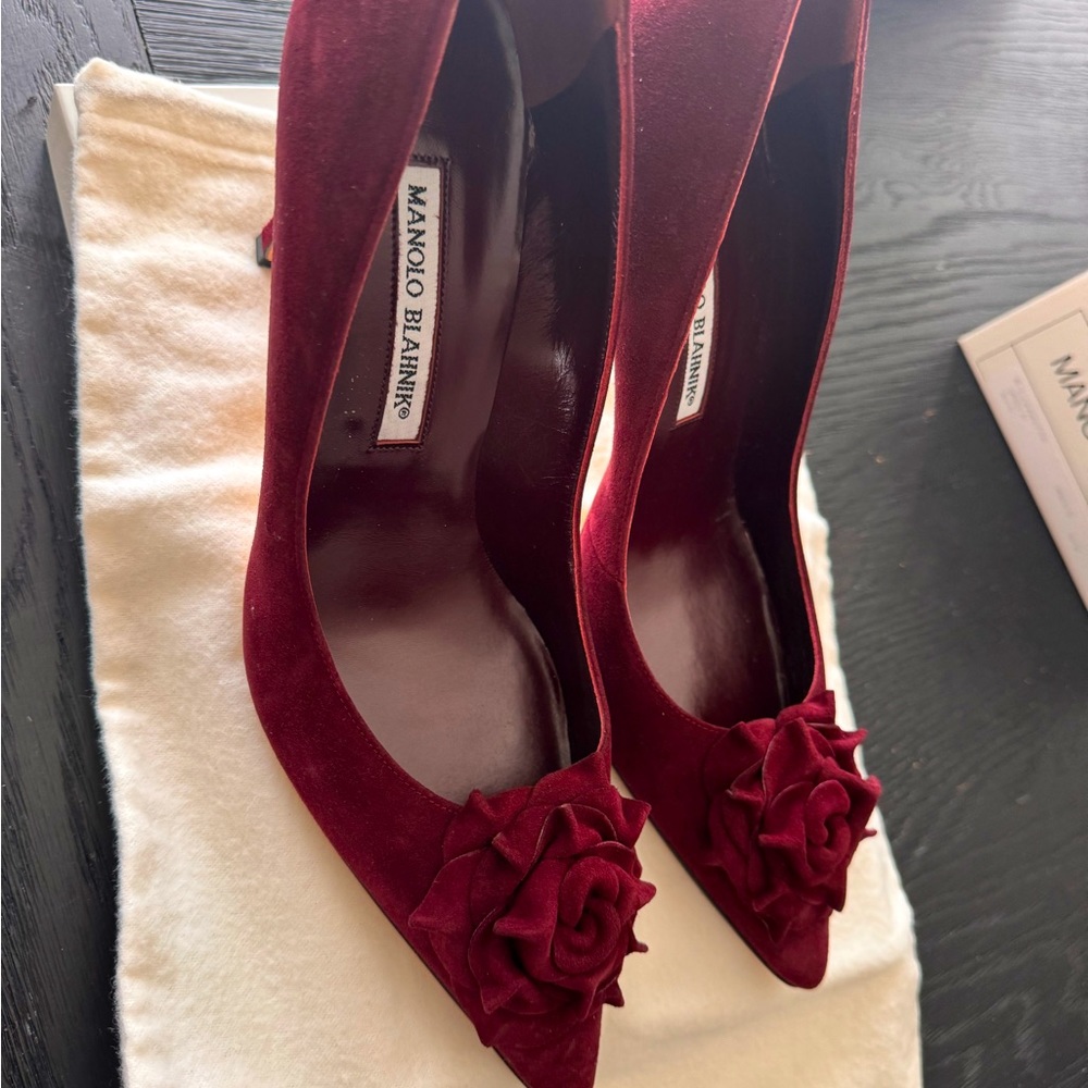 This shoes are brand new size 41 EU and 11 US.